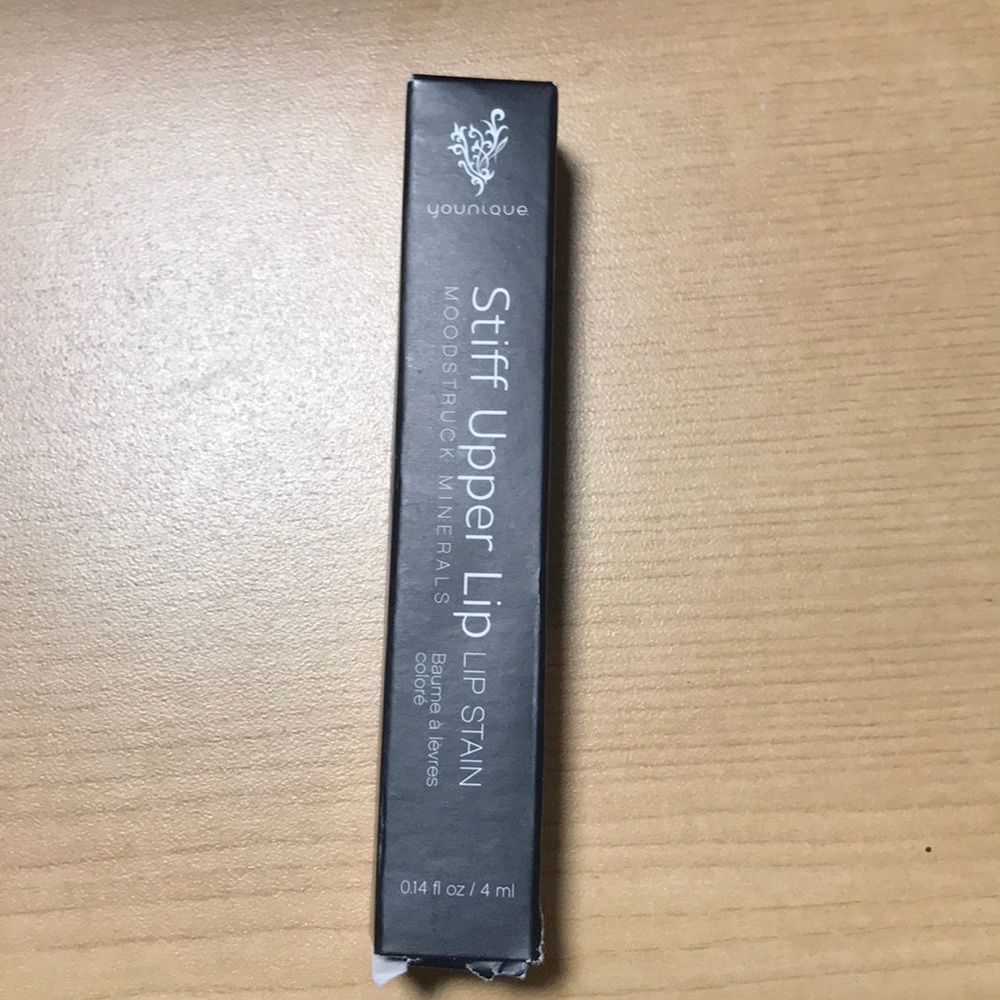 Younique stiff upper lipstain